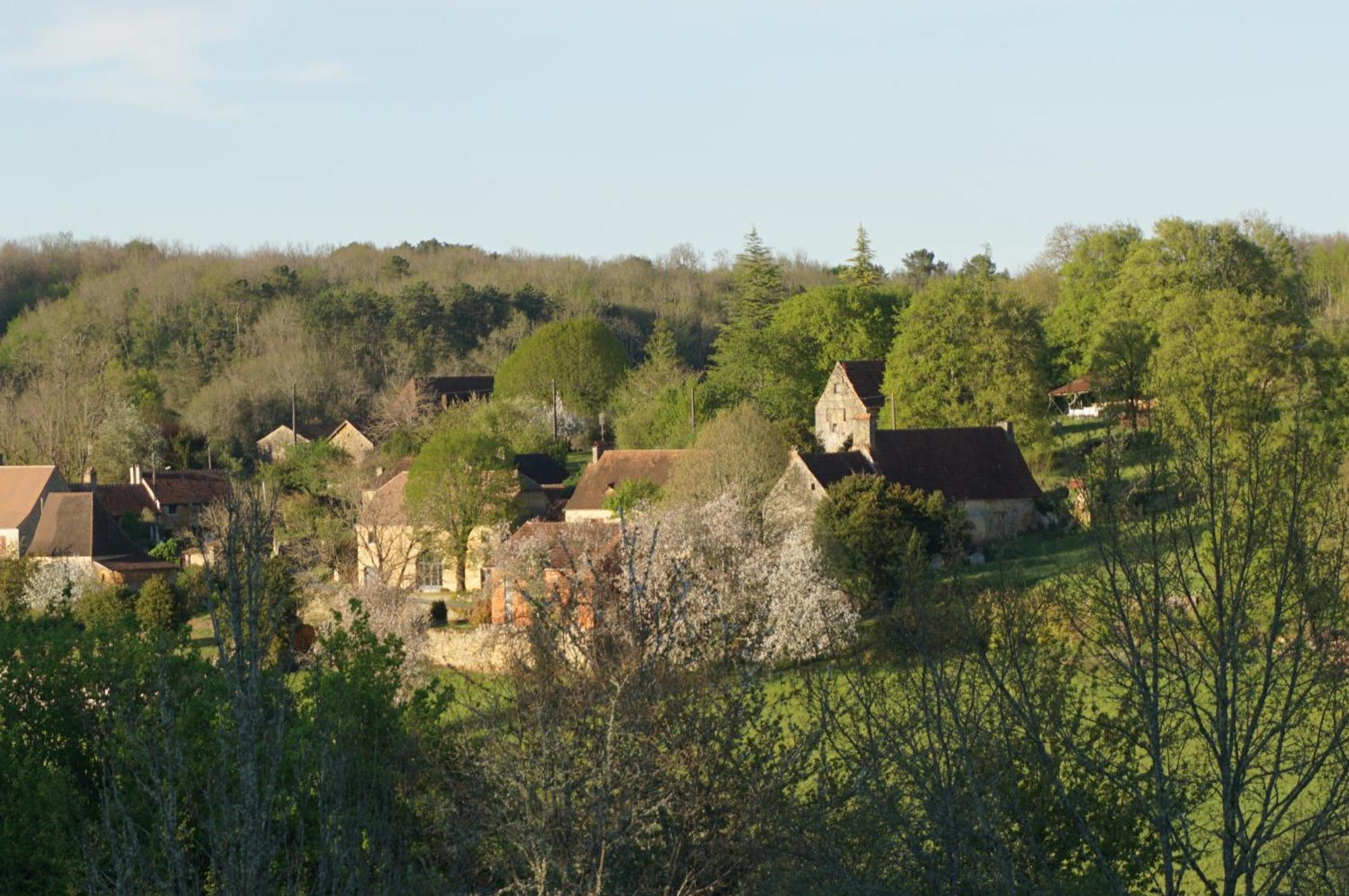 La Grange Symphorine, Chambre D'Hotes De Charme Situee Entre La Vallee De La Dordogne Et La Vallee De La Vezere 梅拉尔斯 外观 照片